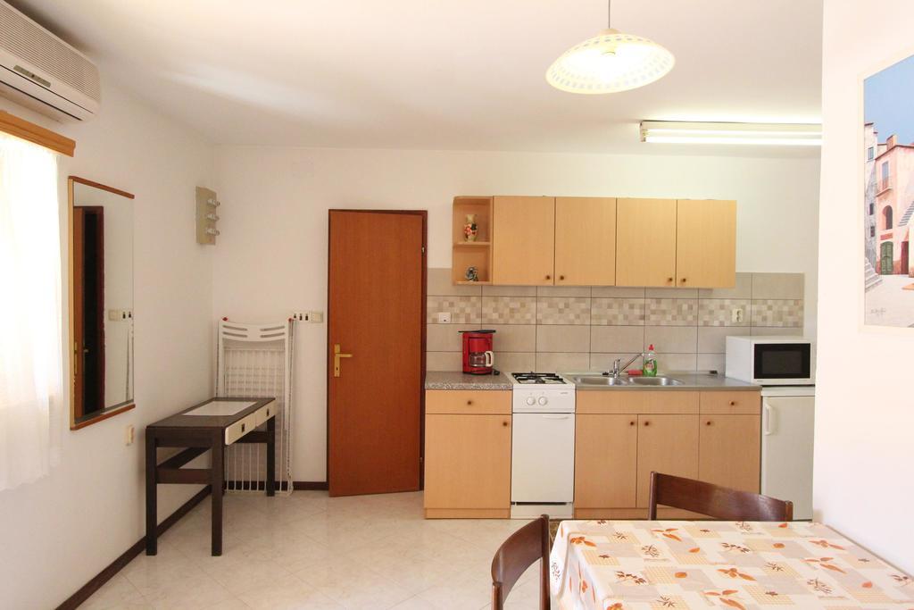 Room And Apartments Mariza Rovinj Exterior foto