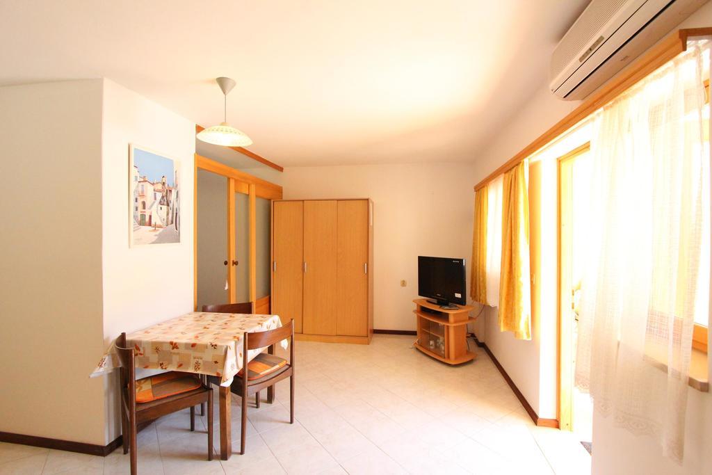 Room And Apartments Mariza Rovinj Exterior foto